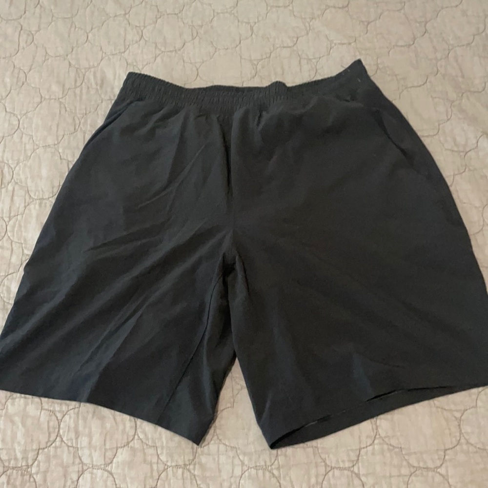 Men’s Black Lululemon Pace Breaker Short 9"